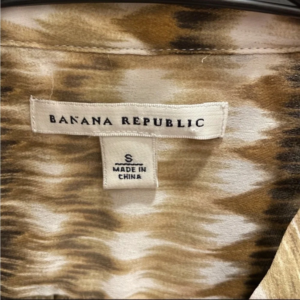 Banana Republic Tie Dye Tunic Blouse Olive Green and Beige - Picture 2 of 8